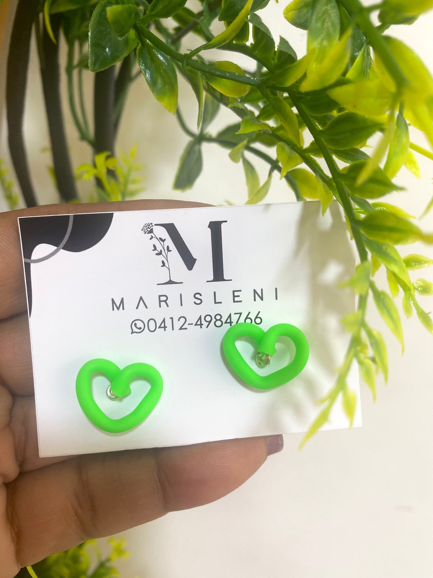 ZARCILLOS DE CORAZÓN EN GOMA