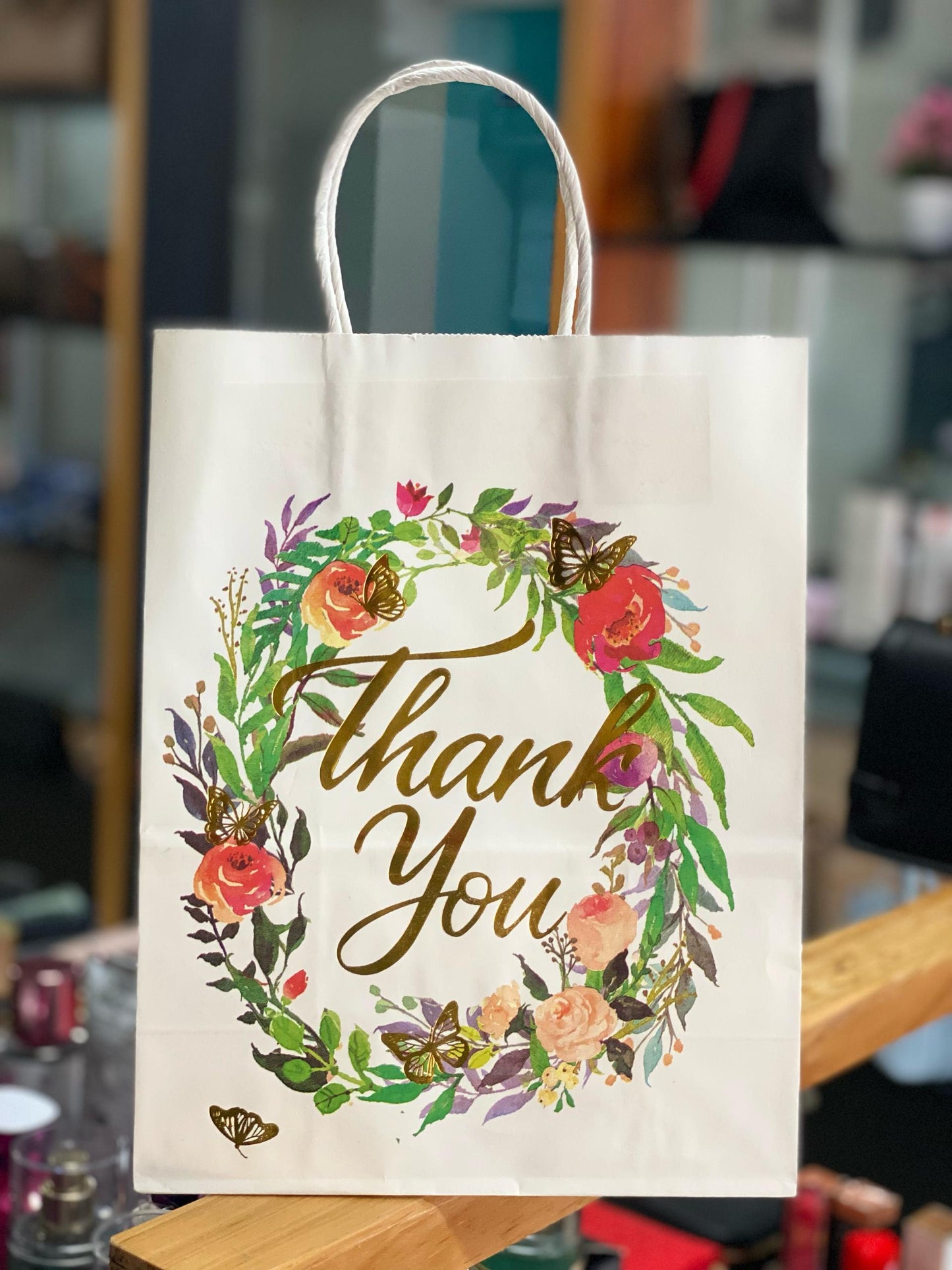 BOLSAS DE PAPEL EN DIFERENTES COLORES Y DISEÑOS