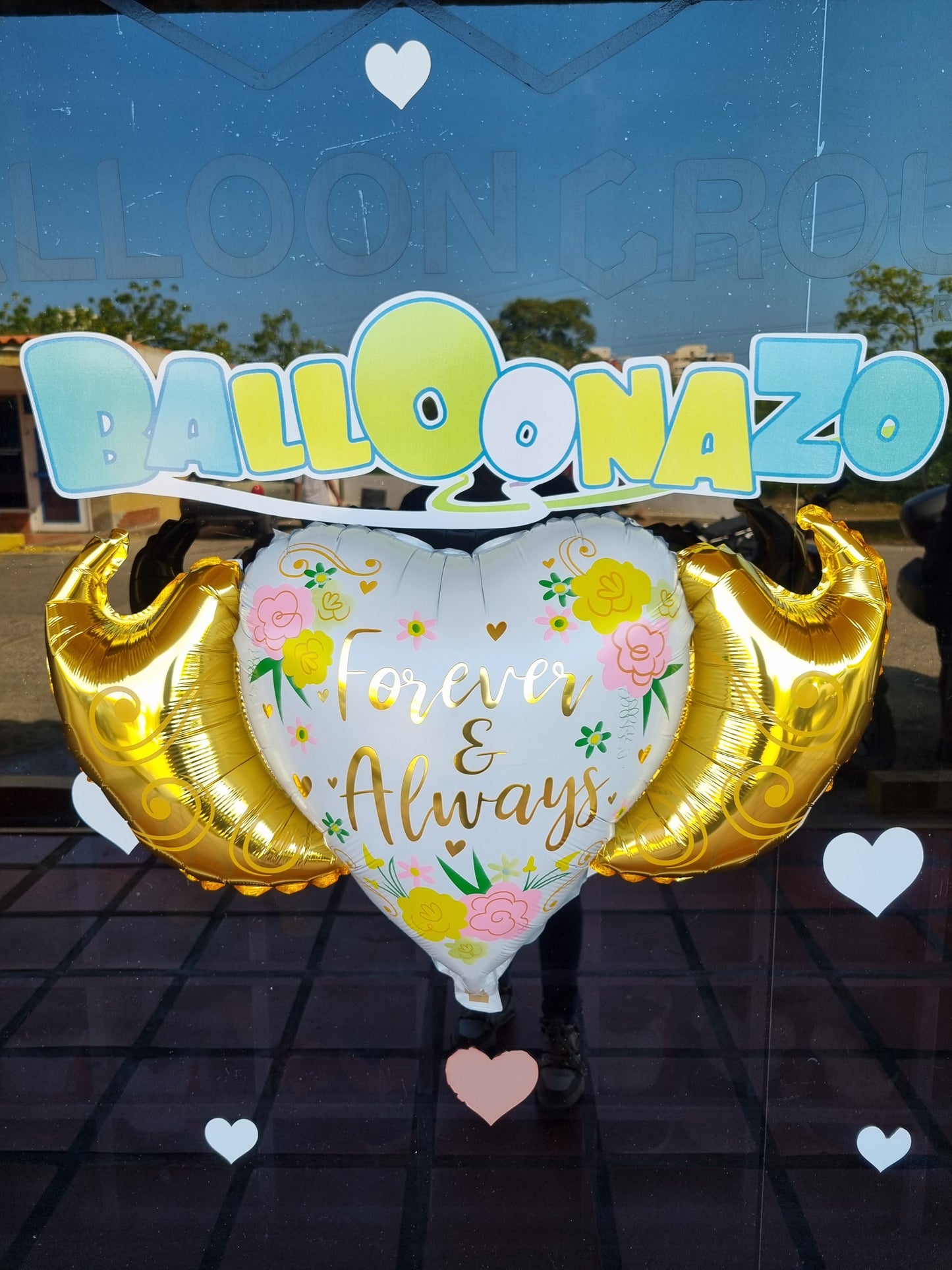 GLOBO METALIZADO CORAZON ALAS 28 INCH 49X88CM DORADO