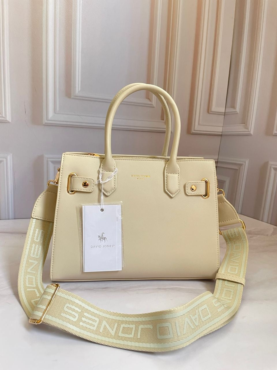 CARTERA PEQUEÑA COLOR NUDE LISA ELEGANTE
