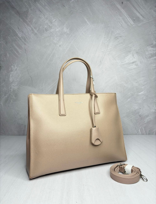 CARTERA ELEGANTE GRANDE CON APLIQUE COLOR NUDE