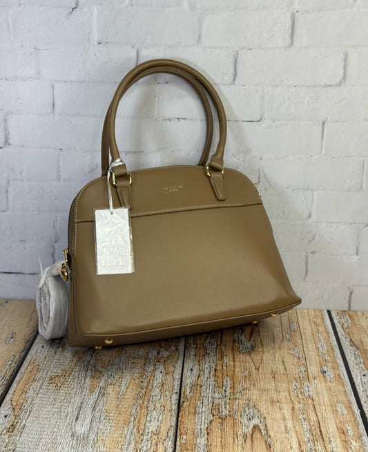 CARTERA ELEGANTE MEDIANA CON DOS COMPARTIMIENTOS COLOR MARRÓN