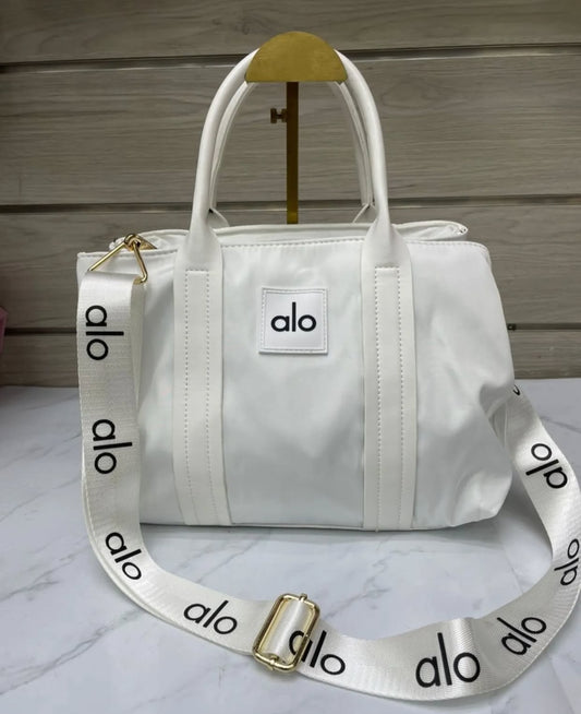 BOLSO CASUAL EN COLOR BLANCO