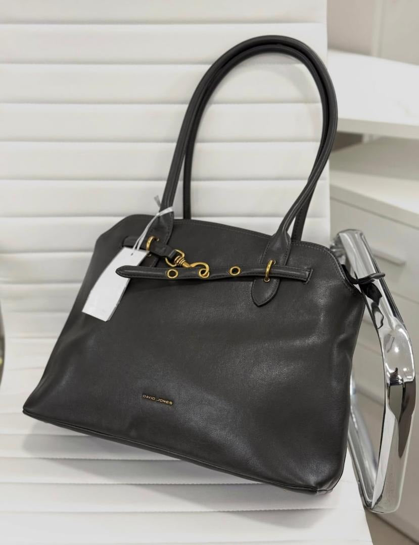 CARTERA ELEGANTE CON ASAS LARGA Y CORREA DECORATIVA