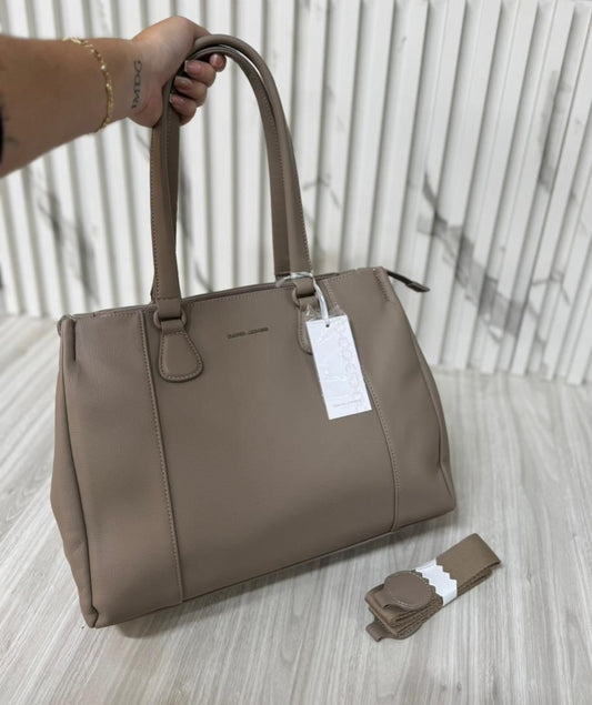 CARTERA CASUAL CON ASAS LARGAS