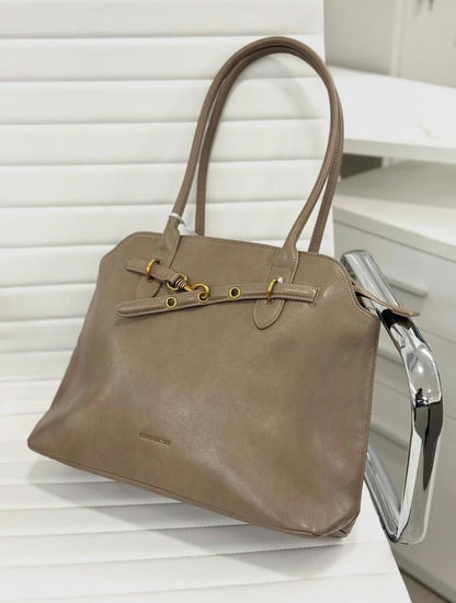 CARTERA ELEGANTE CON ASAS LARGA Y CORREA DECORATIVA