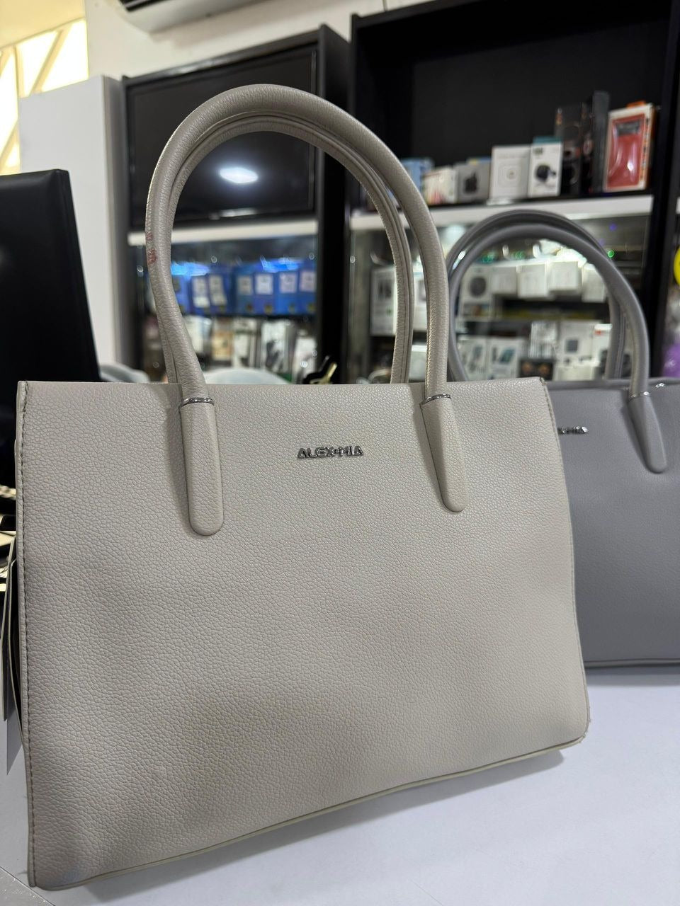 CARTERA CON ASAS LARGA DE DAMA