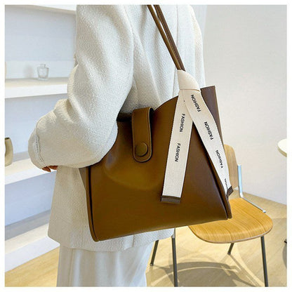 CARTERA ASA CON BUFANDA